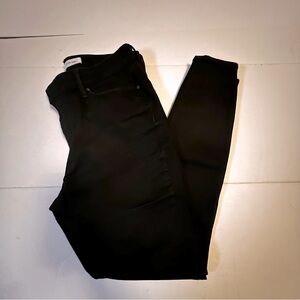 Levi Strauss Signature Mid Rise Skinny Jeans, Black, Size 32.